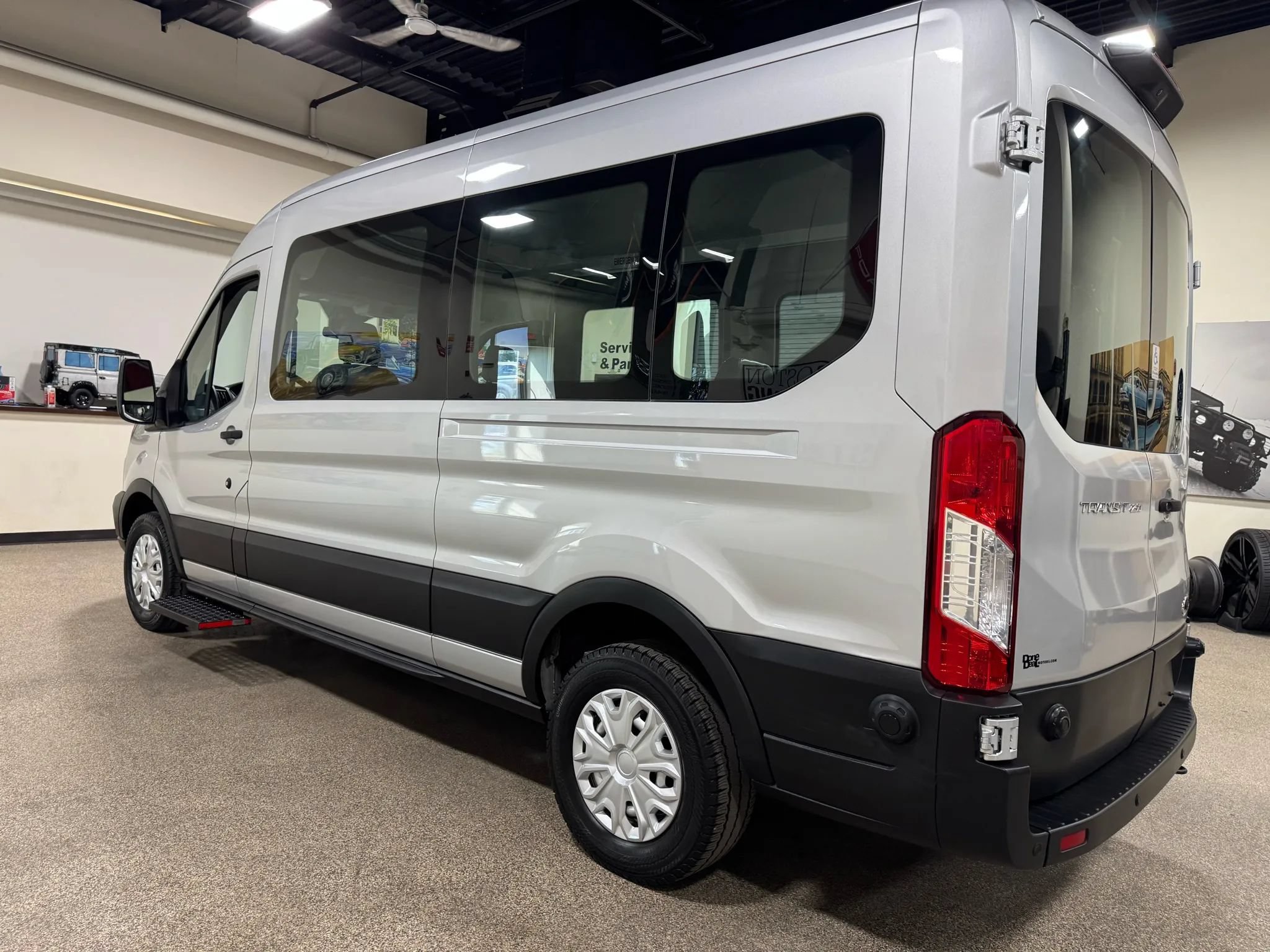 Used 2019 Ford Transit 250 148 Medium Roof RWD image 19