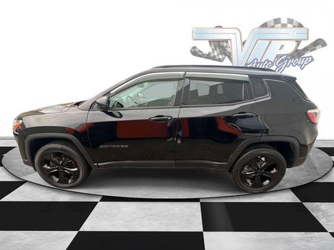 Used 2018 Jeep Compass Latitude w/ Popular Equipment Group AWD/4WD image 4