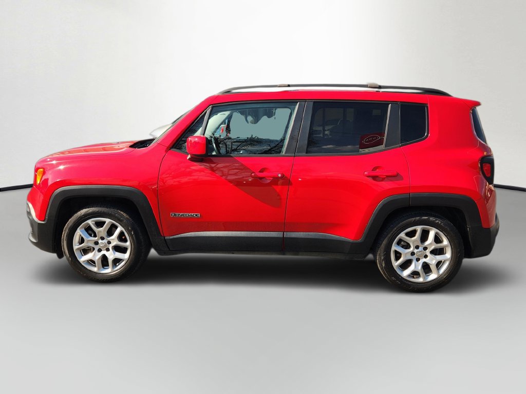 Used 2017 Jeep Renegade Latitude w/ Advanced Technology Group FWD image 4