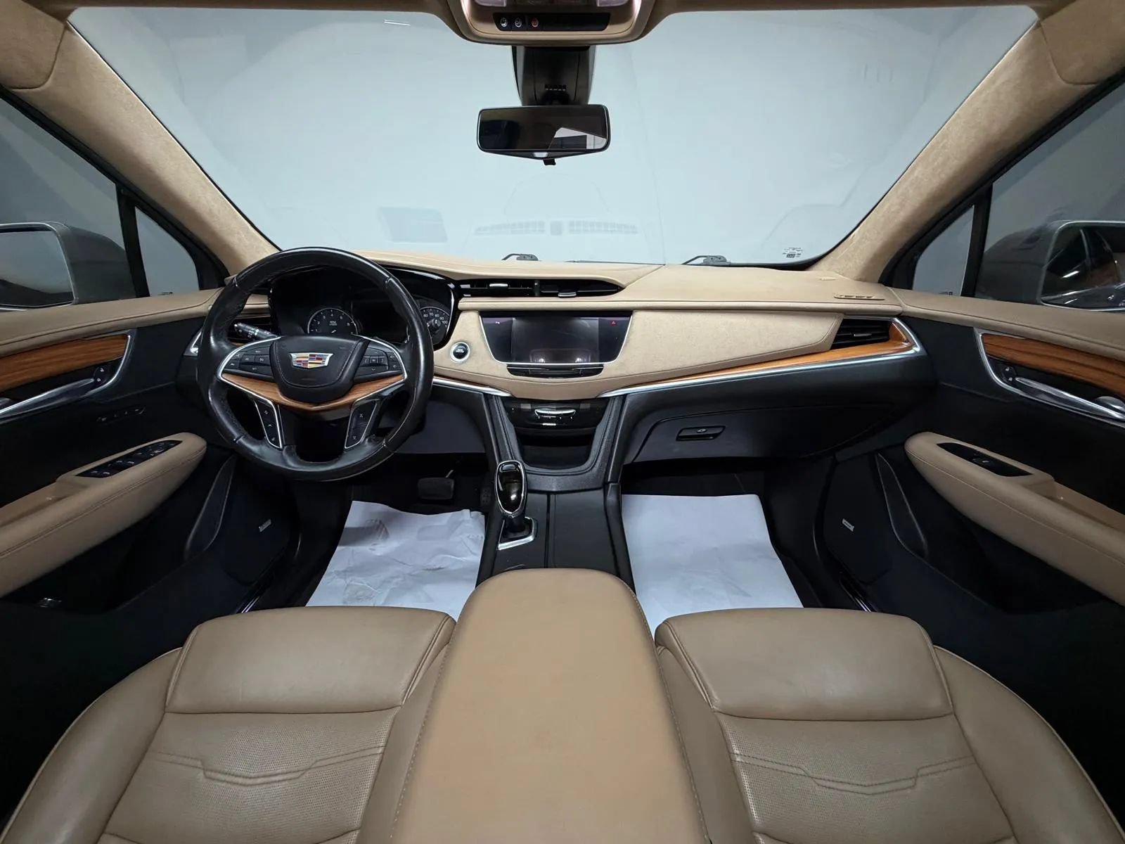 Used 2018 Cadillac XT5 Platinum AWD/4WD image 22