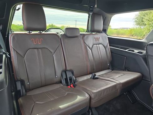 Used 2021 Ford Expedition King Ranch image 12