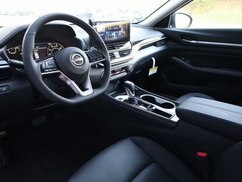 New 2025 Nissan Altima 2.5 SR w/ SR Premium Package image 10