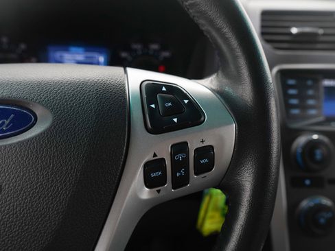 Used 2014 Ford Explorer XLT image 26