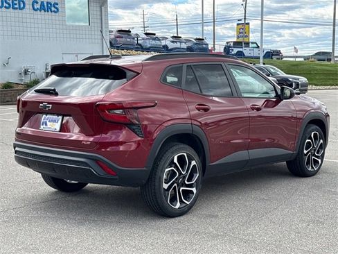 Certified 2024 Chevrolet Trax RS w/ Sunroof Package image 6