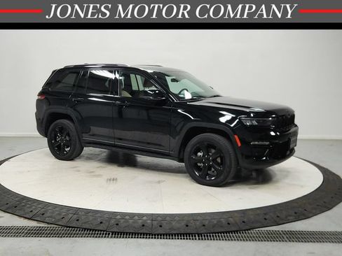 Used 2023 Jeep Grand Cherokee Limited w/ Luxury Tech Group II AWD/4WD image 1