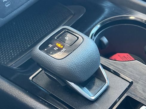 Used 2024 Nissan Rogue SV w/ SV Premium Package image 18