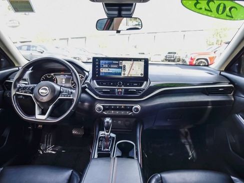 Used 2023 Nissan Altima 2.5 SR w/ SR Premium Package image 14