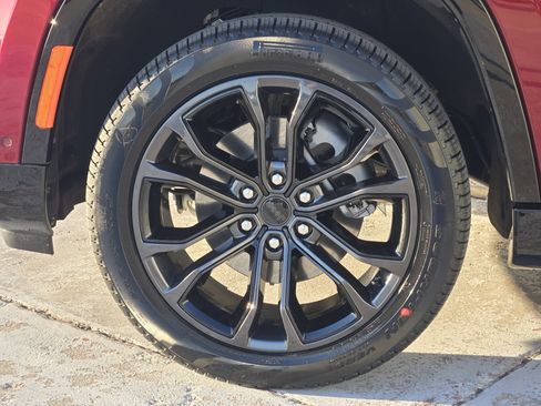 New 2026 Jeep Grand Wagoneer Summit image 10