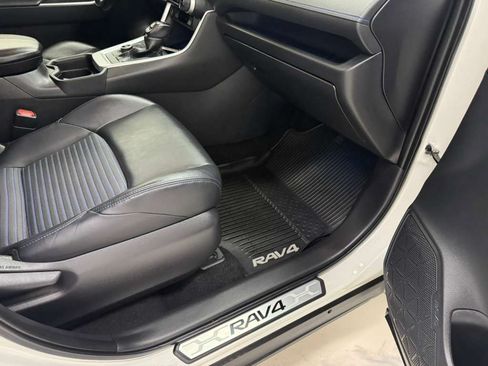 Used 2019 Toyota RAV4 XSE AWD/4WD image 12