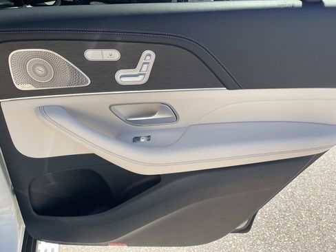 Used 2024 Mercedes-Benz GLS 450 4MATIC image 24