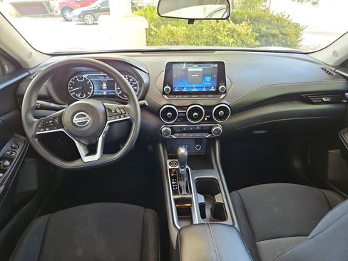 Used 2023 Nissan Sentra SV image 9