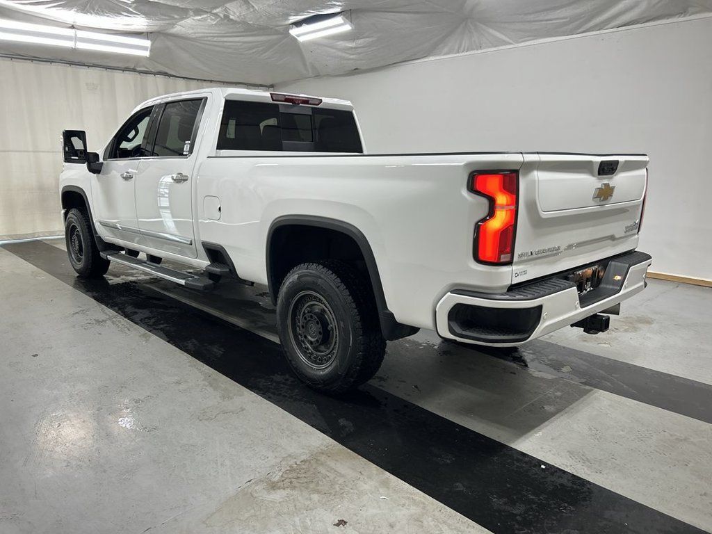 Used 2024 Chevrolet Silverado 3500 High Country w/ High Country Premium Package AWD/4WD image 7