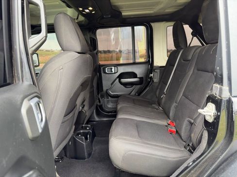 Used 2019 Jeep Wrangler Unlimited Sport S AWD/4WD image 7