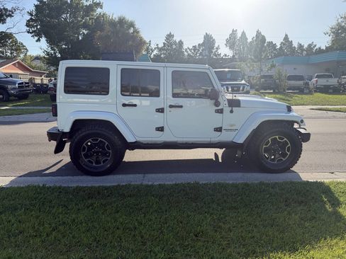 Used 2014 Jeep Wrangler Unlimited Sahara w/ Max Tow Package AWD/4WD image 6
