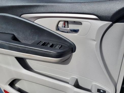 Used 2018 Honda Pilot EX image 17