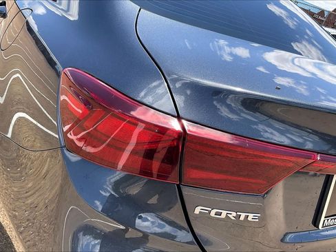 Certified 2023 Kia Forte LXS FWD image 29