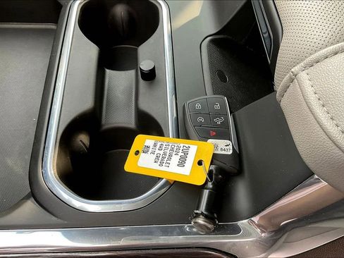 Used 2024 Chevrolet Silverado 2500 LTZ w/ LTZ Convenience Package image 34