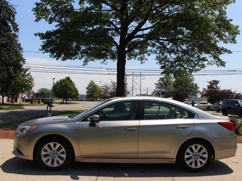 Used 2017 Subaru Legacy 2.5i Premium AWD/4WD image 6