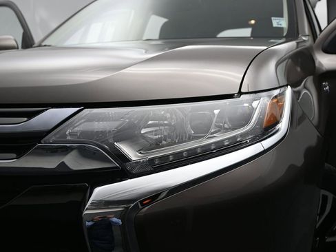 Used 2018 Mitsubishi Outlander GT AWD/4WD image 10
