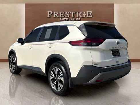 Used 2022 Nissan Rogue SV w/ SV Premium Package FWD image 32