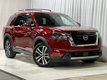 Used 2024 Nissan Pathfinder Platinum w/ Cargo Package