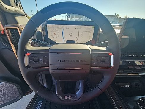 New 2025 GMC Hummer EV 3X w/ Battery Pack, 24 Module Pack image 17