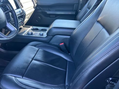 Used 2021 Ford Expedition XLT image 9