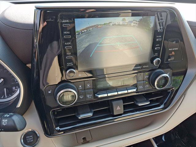Used 2022 Toyota Highlander XLE AWD/4WD image 15