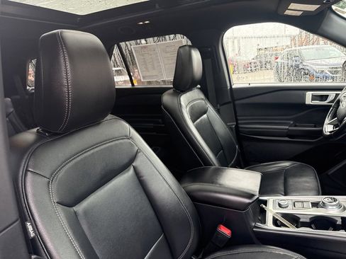 Used 2020 Ford Explorer XLT w/ Equipment Group 202A image 18