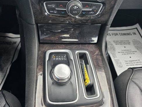 Used 2017 Chrysler 300 C w/ Light Group image 18