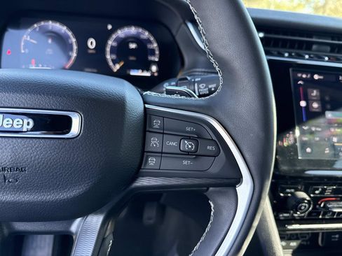 Used 2024 Jeep Grand Cherokee Altitude image 29