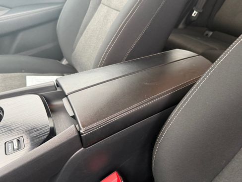 Used 2024 Nissan Rogue SV image 14