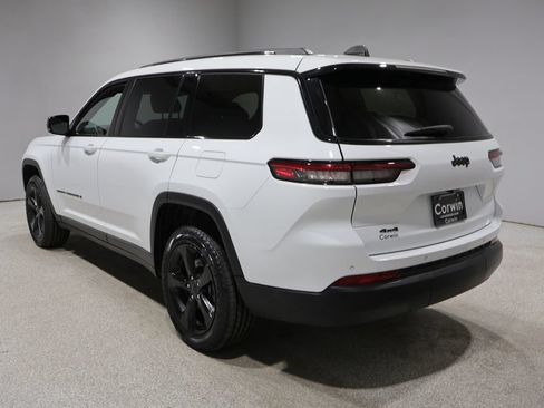 Used 2023 Jeep Grand Cherokee L Laredo AWD/4WD image 5