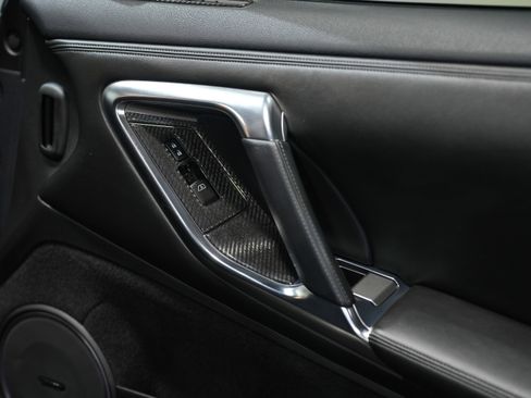 Used 2009 Nissan GT-R Premium image 25