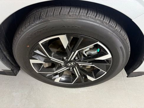 Used 2025 Hyundai Sonata SEL FWD image 10