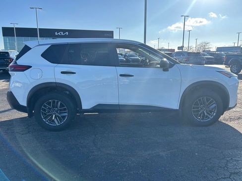 Used 2023 Nissan Rogue S image 8