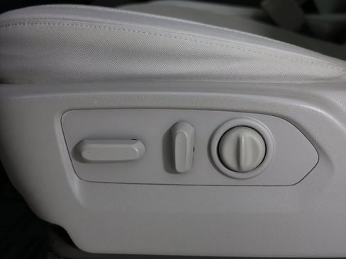 Used 2020 Chevrolet Silverado 2500 LT w/ Texas Edition image 24