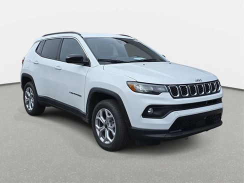 New 2026 Jeep Compass Latitude image 3