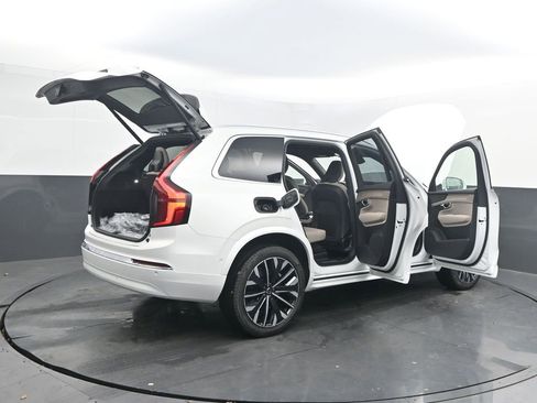 New 2026 Volvo XC90 B6 Plus w/ Protection Package Premier AWD/4WD image 39