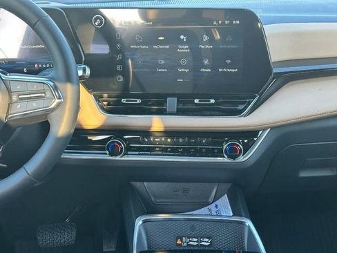 New 2026 Chevrolet Equinox ACTIV w/ LPO, Floor Liner Package image 7