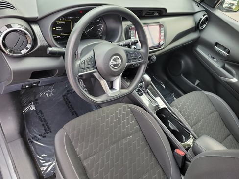 Certified 2022 Nissan Kicks SV FWD image 14