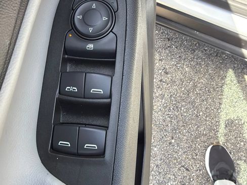 Used 2022 Chevrolet Equinox LT FWD image 11