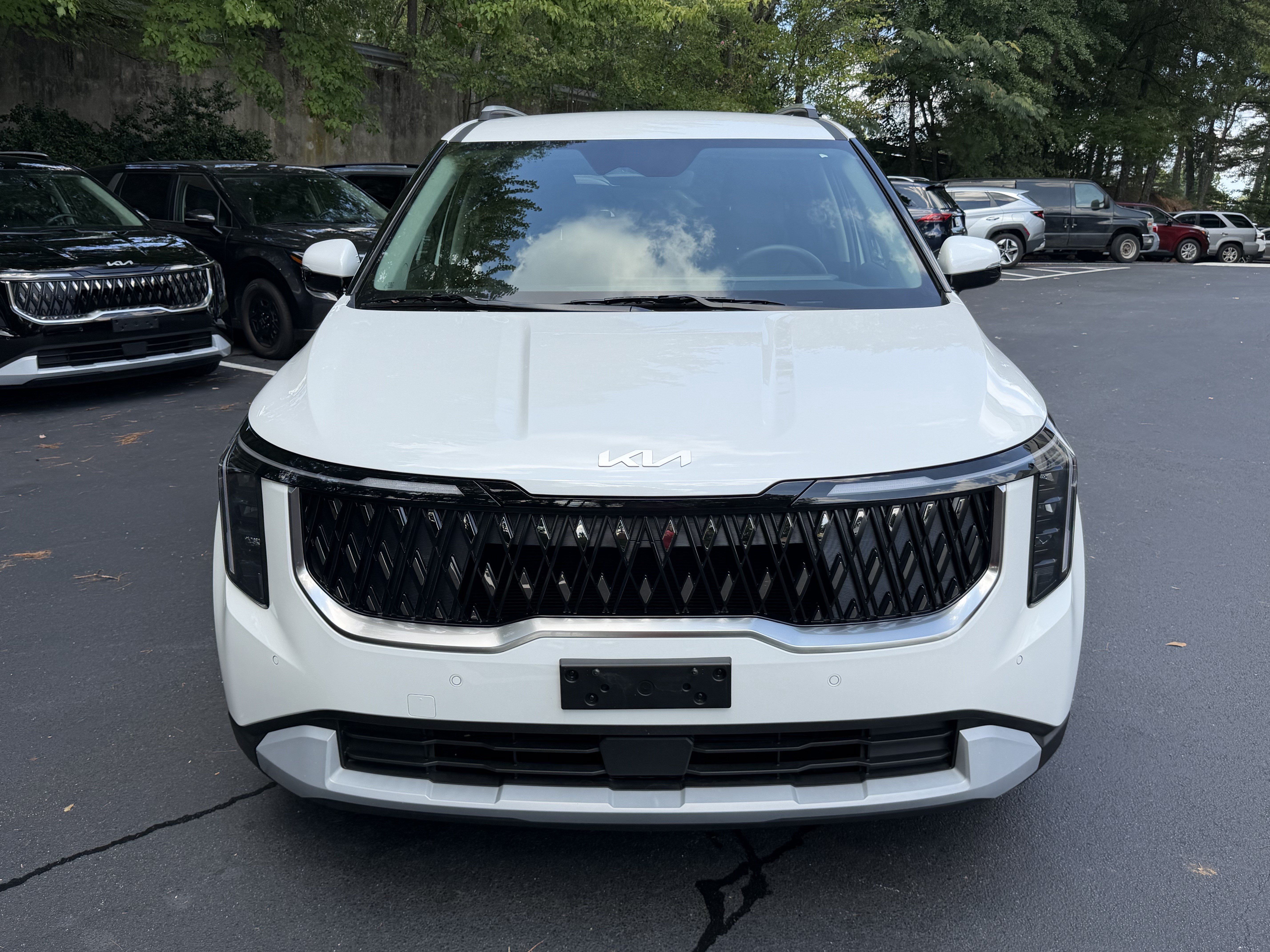 Certified 2026 Kia Carnival EX FWD image 2