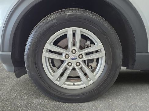 Used 2023 Ford Explorer XLT AWD/4WD image 32