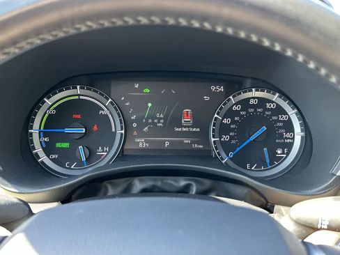 Used 2021 Toyota Highlander XLE image 19