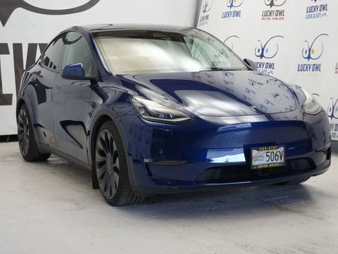 Used 2022 Tesla Model Y Performance image 3