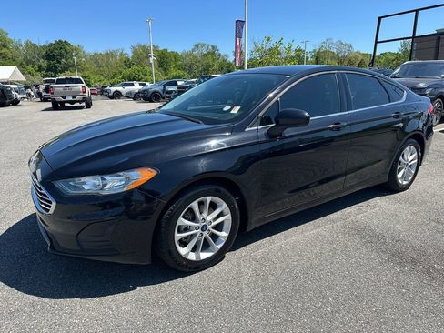 Used 2019 Ford Fusion SE FWD image 3