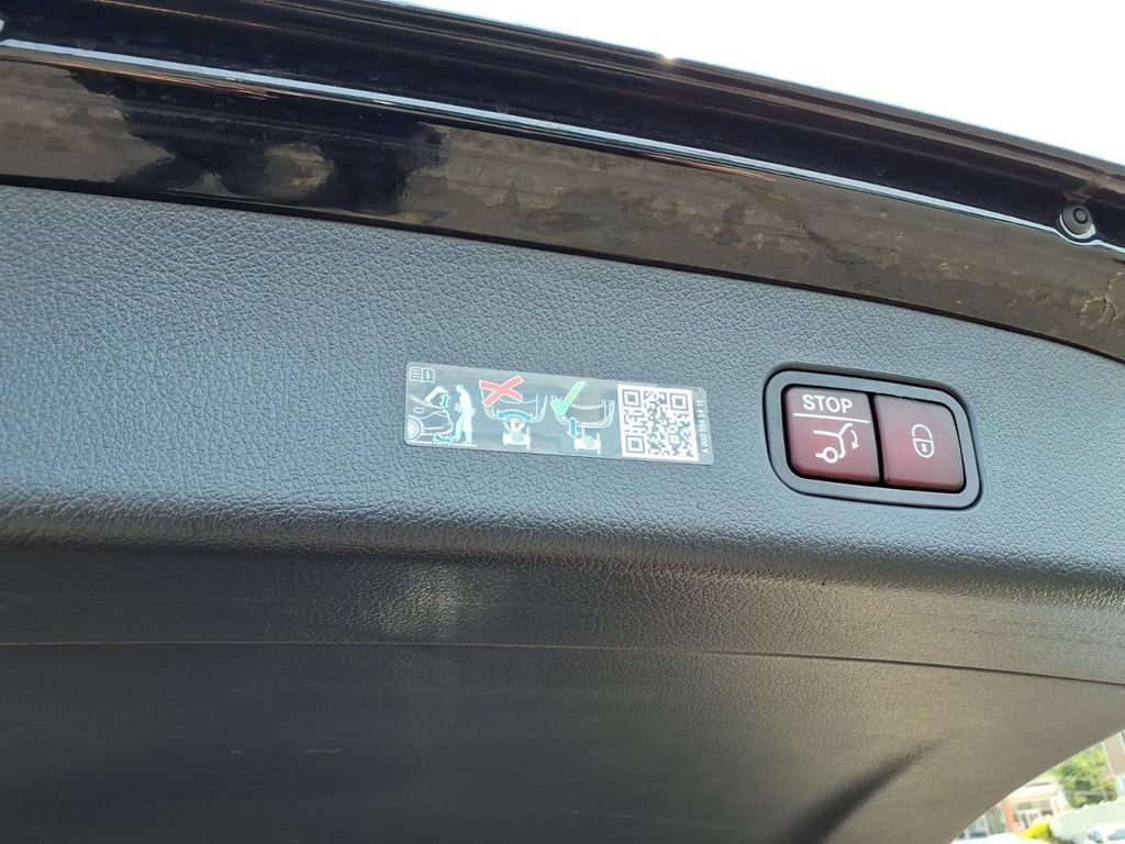 Used 2023 Mercedes-Benz GLC 300 4MATIC image 15