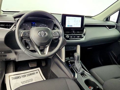Used 2024 Toyota Corolla Cross LE FWD image 11