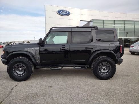 Used 2023 Ford Bronco Everglades image 2